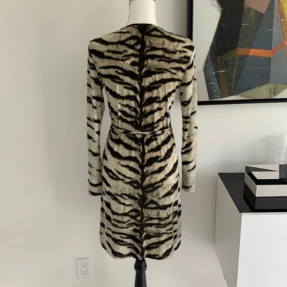 Michael Kors zebra print wrap dress size P/M - Picture 2 of 6